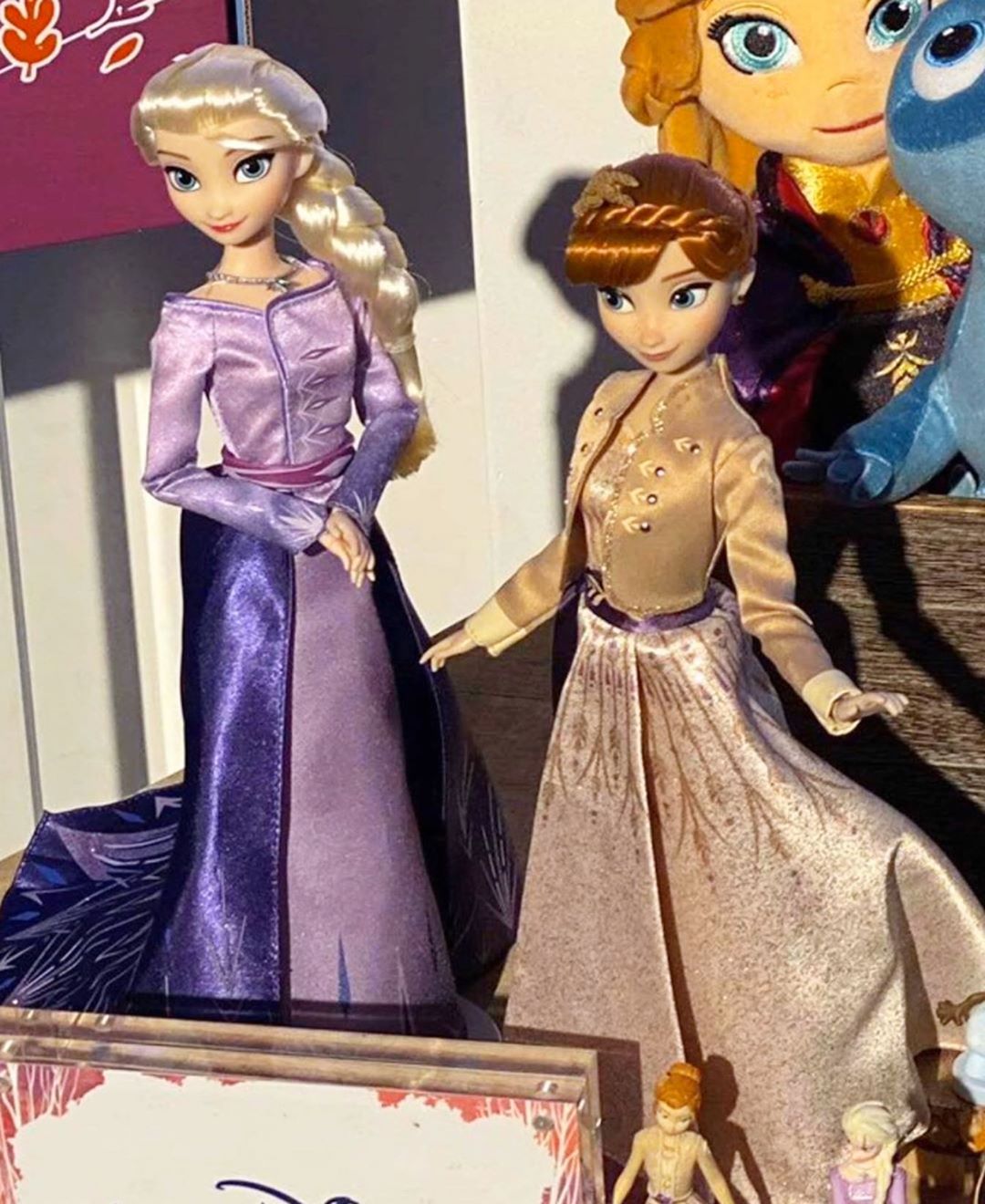 voor Sociale wetenschappen Onleesbaar Disney Store Elsa and Anna classic doll in prologue dresses - YouLoveIt.com