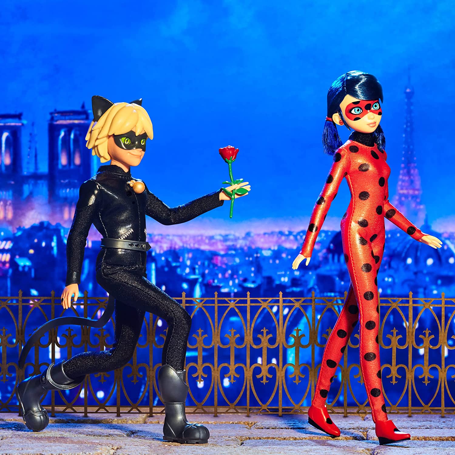 Animation: Miraculous Ladybug - Cat Noir Fashion Doll