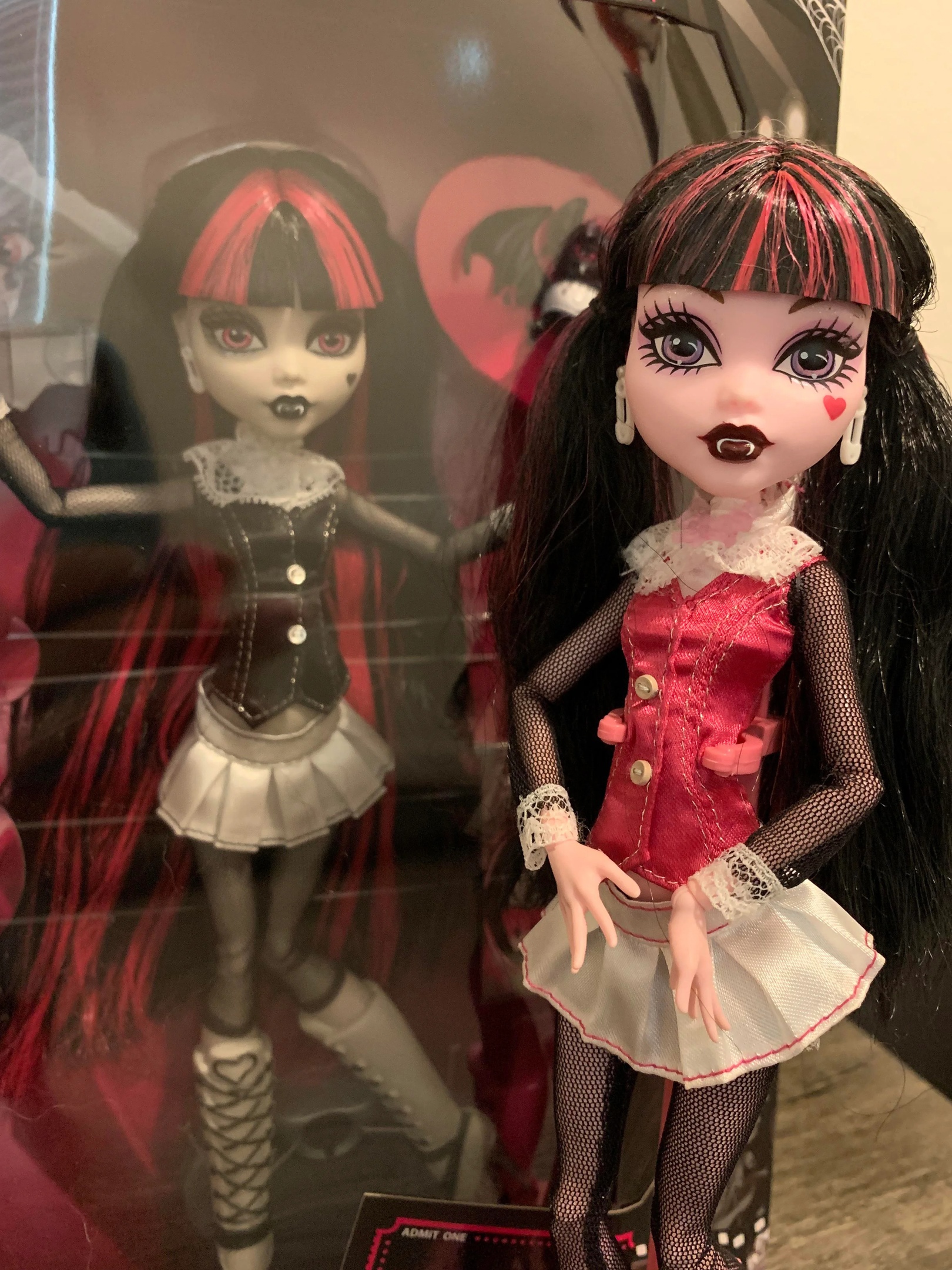 Monster High Reel Drama Draculaura Doll - Black and White Draculaura Doll