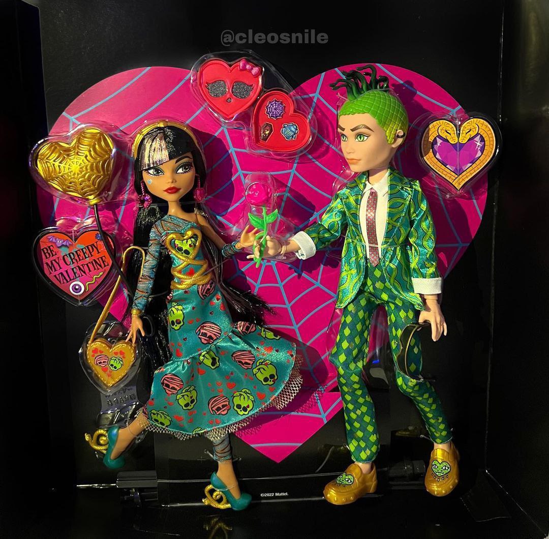 Mattel Monster High Cleo De Nile and Deuce Gorgon Doll Gift Set -  Multicoloured (N2854) for sale online