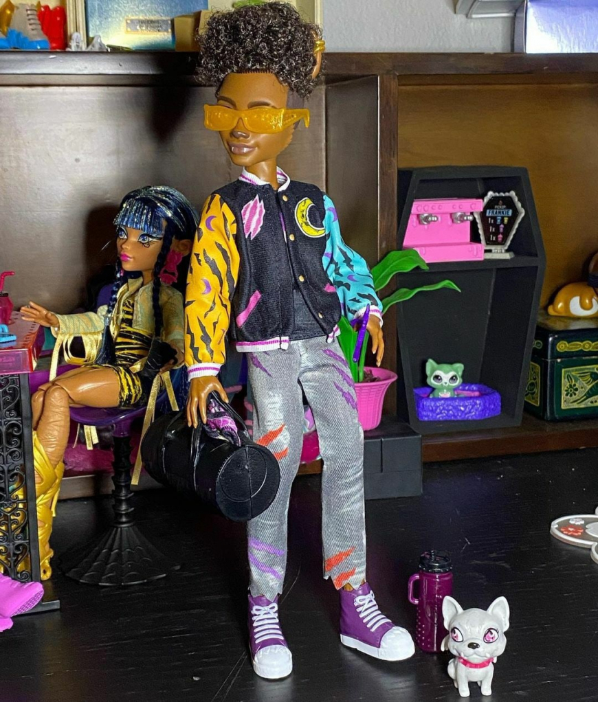 Monster High Clawd Wolf 2023 doll in real life photos