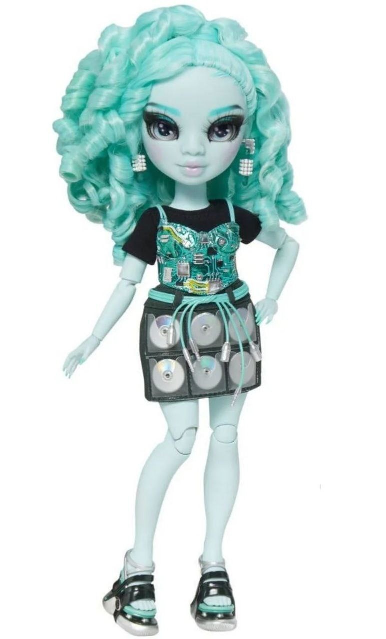 Shadow High series 3 dolls: Berrie Skies, Pinkie James, Rosie Redwood ...