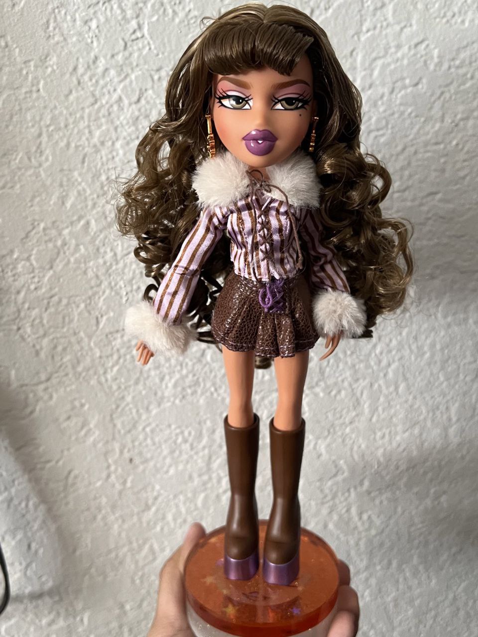 I bought a always bratz yasmine doll on LolSuprise.com when it