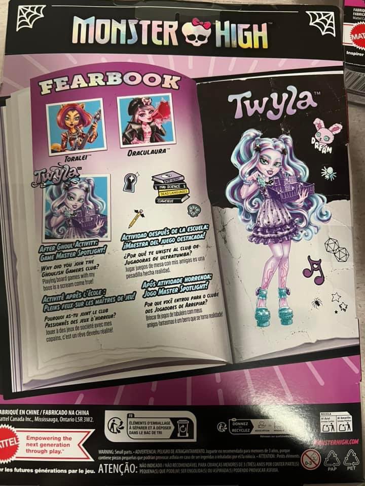 Monster High Fearbook dolls in real life