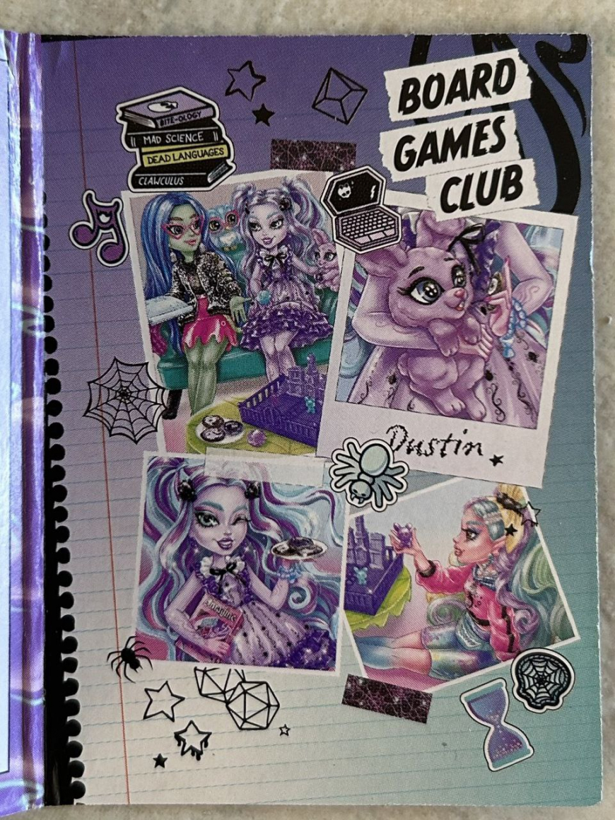 Monster High Fearbook out of the box photos