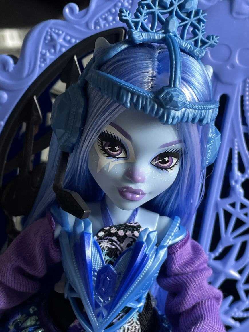 Monster High Skulltimate Secrets series 4 Monster Mysteries Abbey details