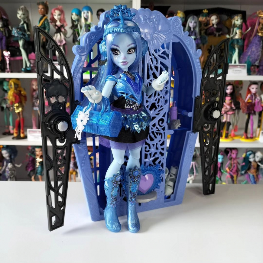 Monster High Skulltimate Secrets series 4 Monster Mysteries Abbey doll out of the box