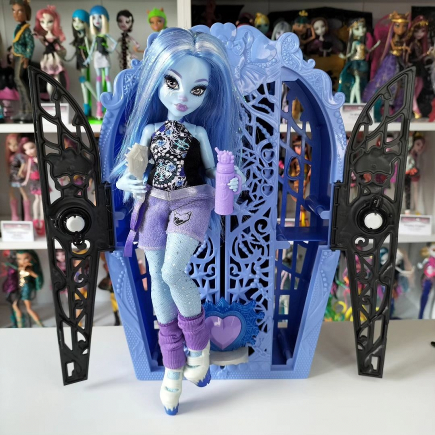 Monster High Skulltimate Secrets series 4 Monster Mysteries Abbey doll out of the box