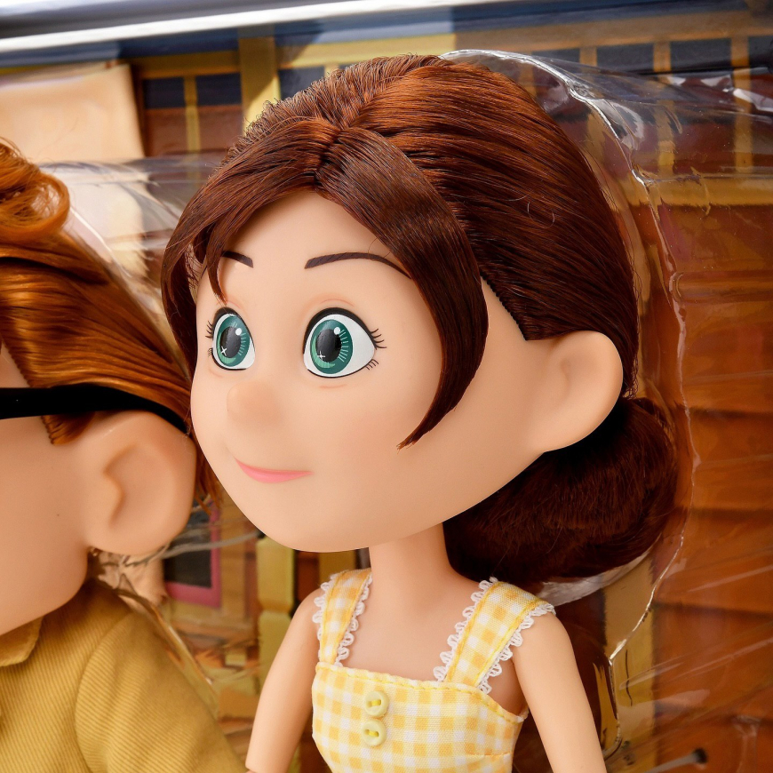 Disney Store Pixar Up Carl and Ellie Limited edition Dolls 2-pack