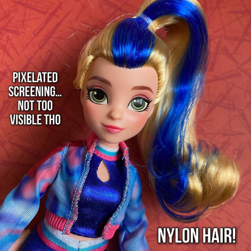 Unicorn Academy Isabel faslhion doll in real life photos