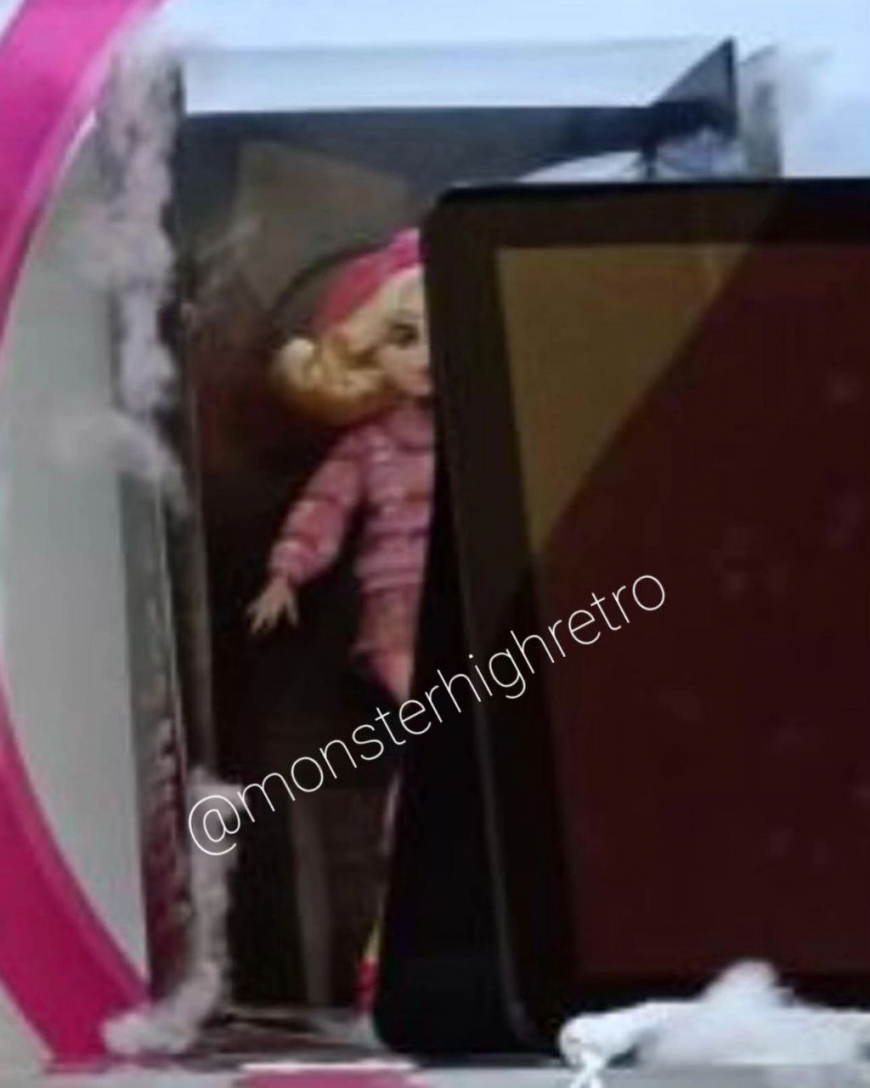 First look at Monster High Enid Sinclair doll