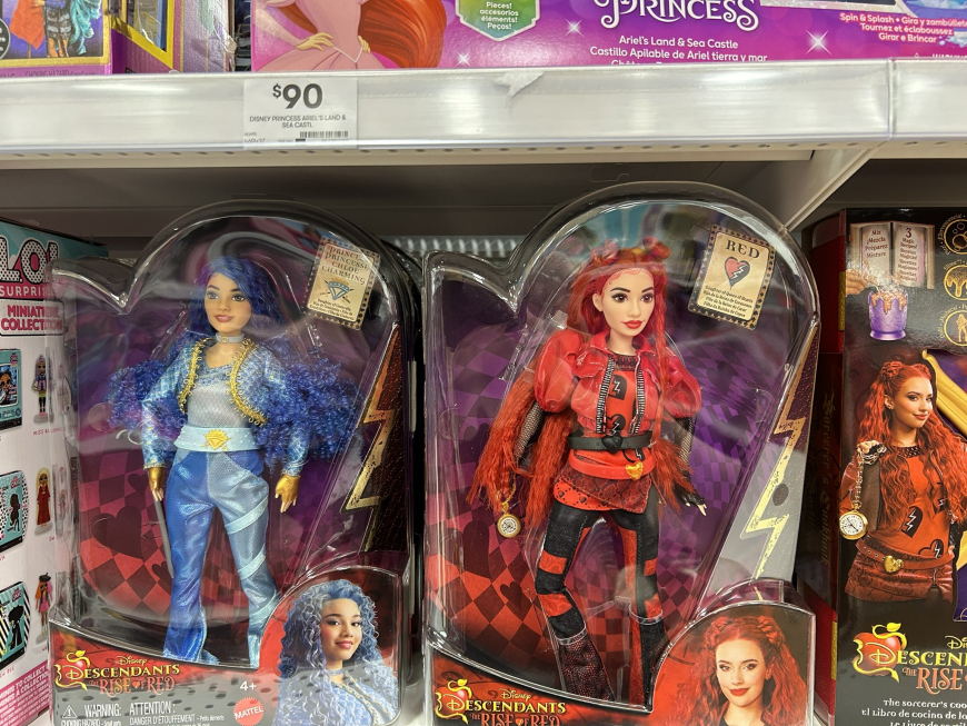 Descendants The Rise of Red dolls