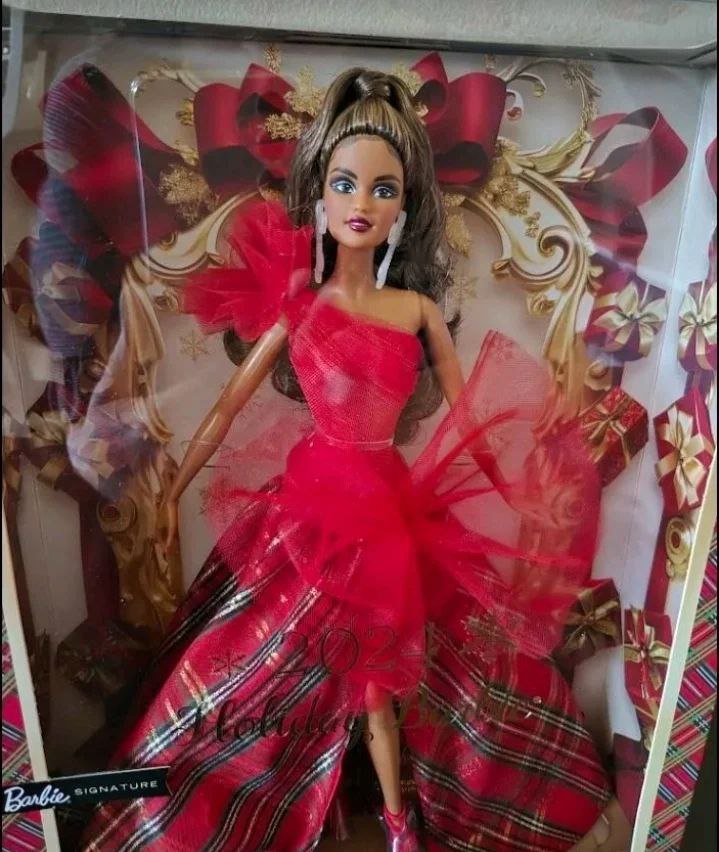 Barbie Signature Holiday 2024 dolls first look in box