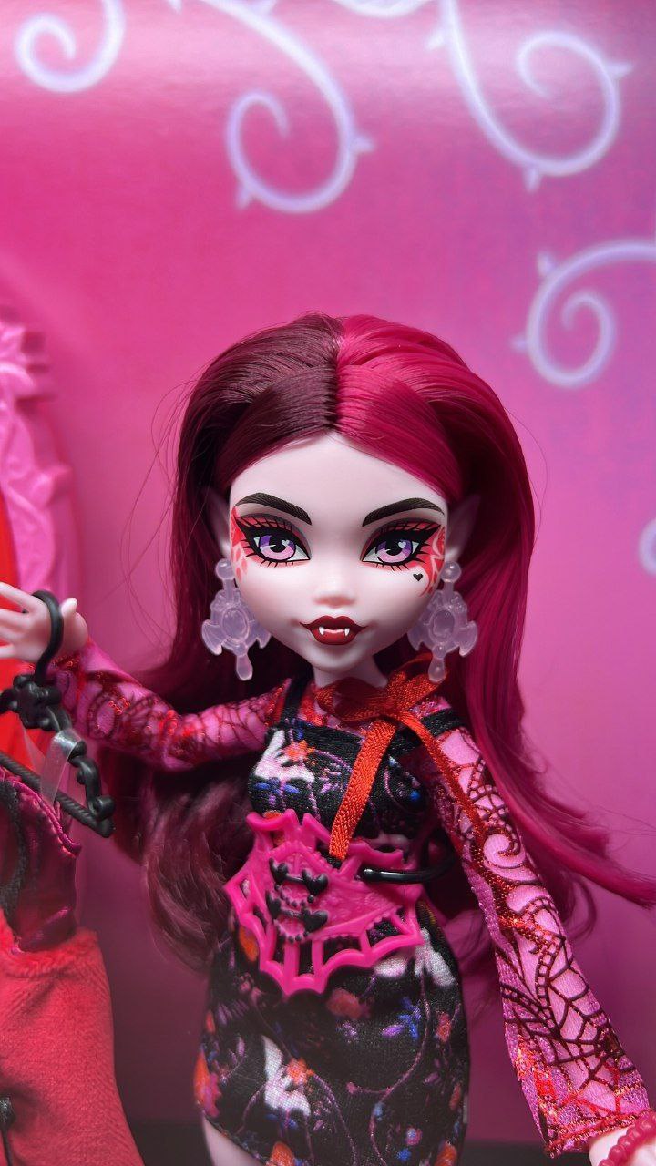 Monster High Skulltimate Secrets 5 Garden Mysteries dolls in real life photos