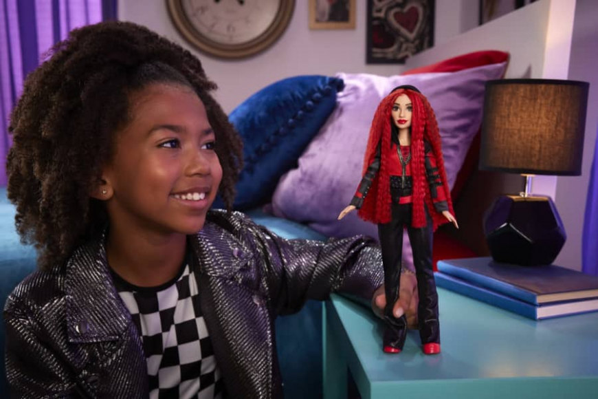 Disney Descendants The Rise of Red Singing Red doll