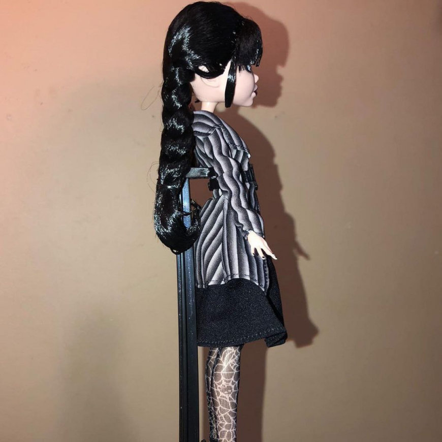 Monster High Wednesday Netflix doll out of the box photos
