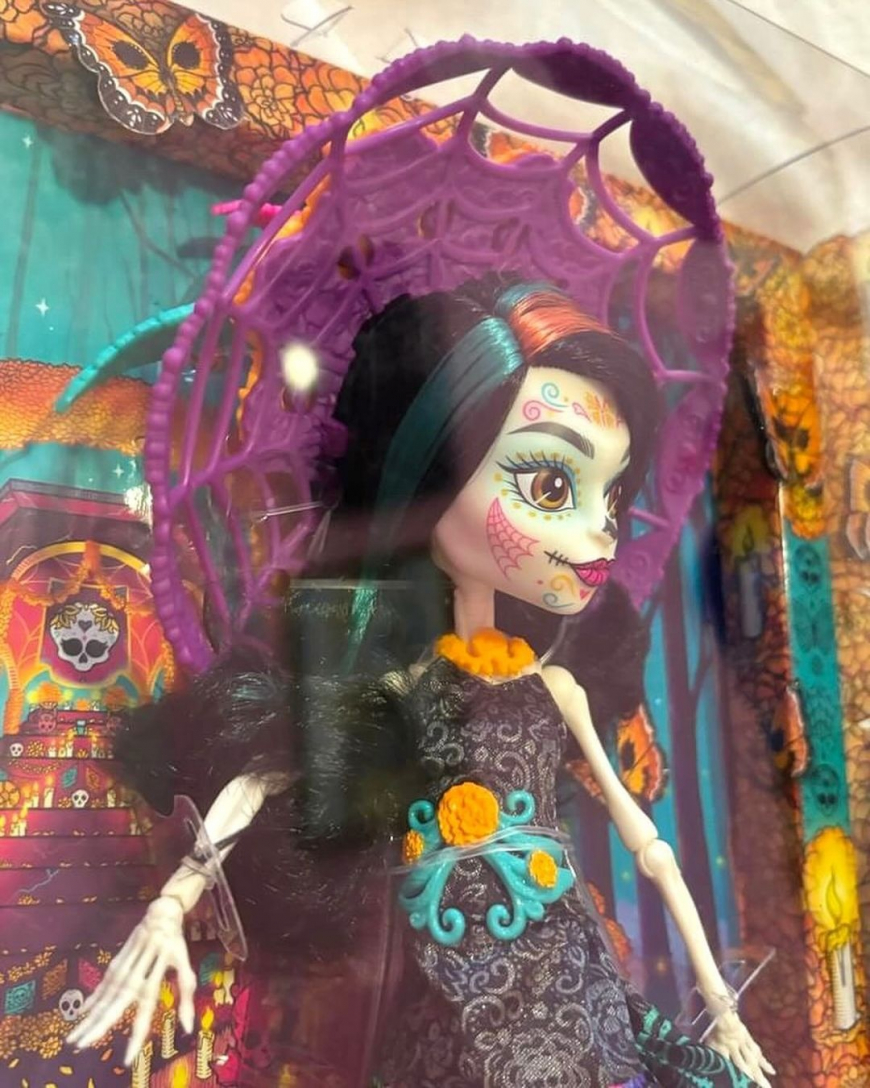 Monster High Howliday Dia De Muertos Skelita Calaveras 2024 doll in real life photos