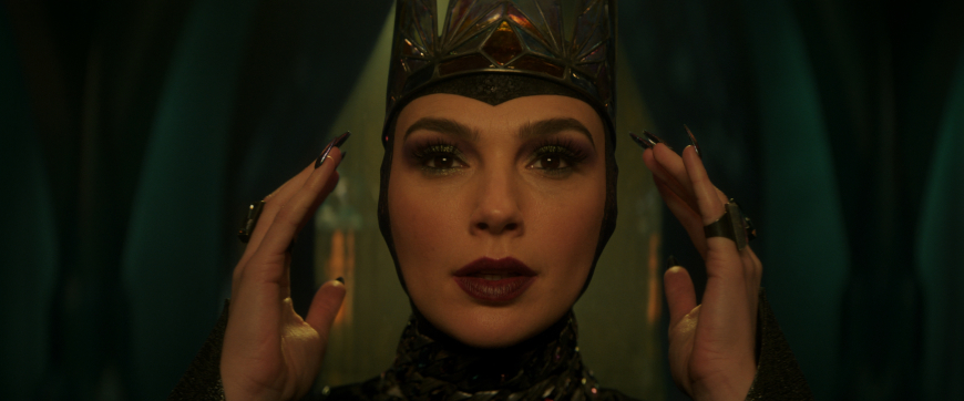 pictures from Snow White 2025 movie teaser with Snow White (Rachel Zegler), Evil Queen(Gal Gadot), prince, dwarfs and other characters