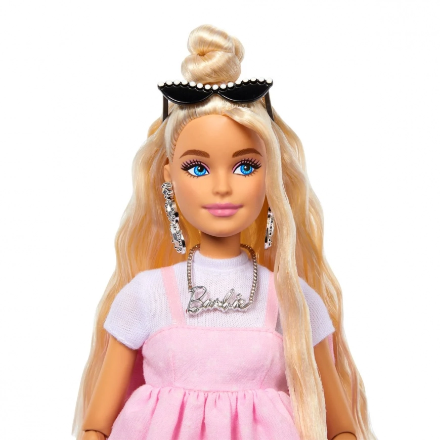 Barbie Deluxe Style Doll #3 HYV27