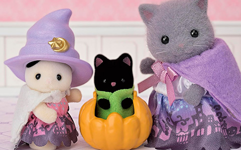 Calico Critters Halloween Surprise Party Set