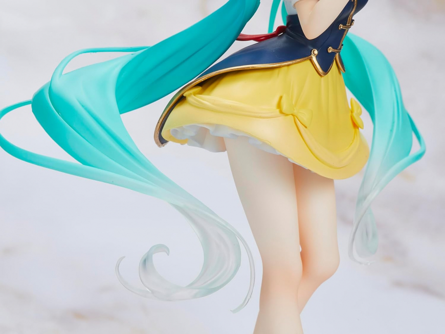 Hatsune Miku Wonderland Figure Snow White