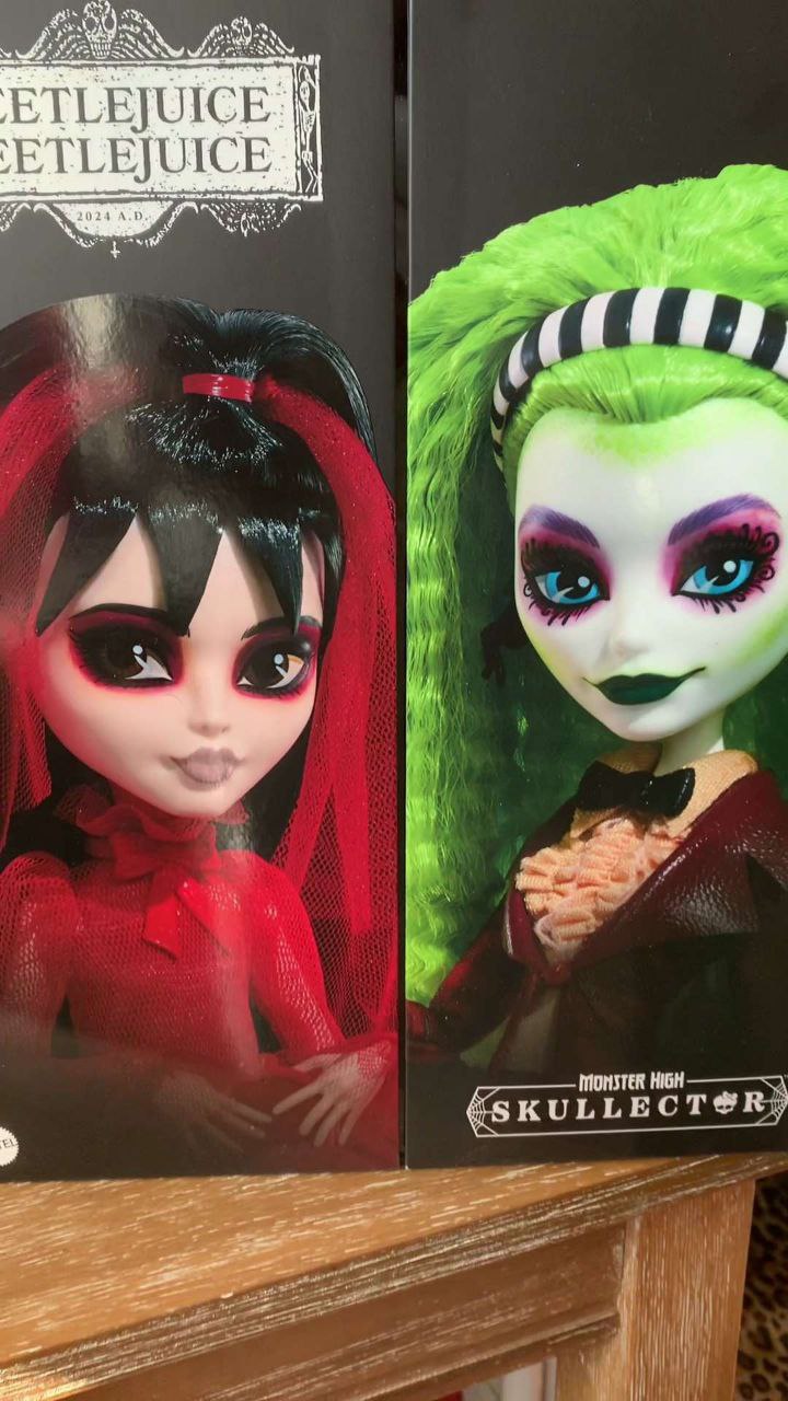 Monster High Skullector Beetlejuice 2-pack dolls in weeding outfits