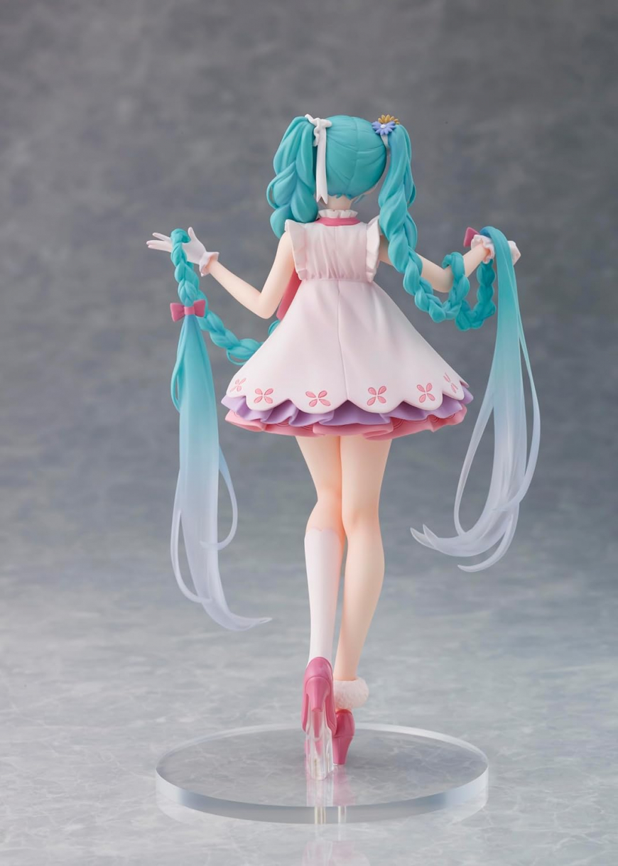 Taito Hatsune Miku Wonderland Figure Rapunzel