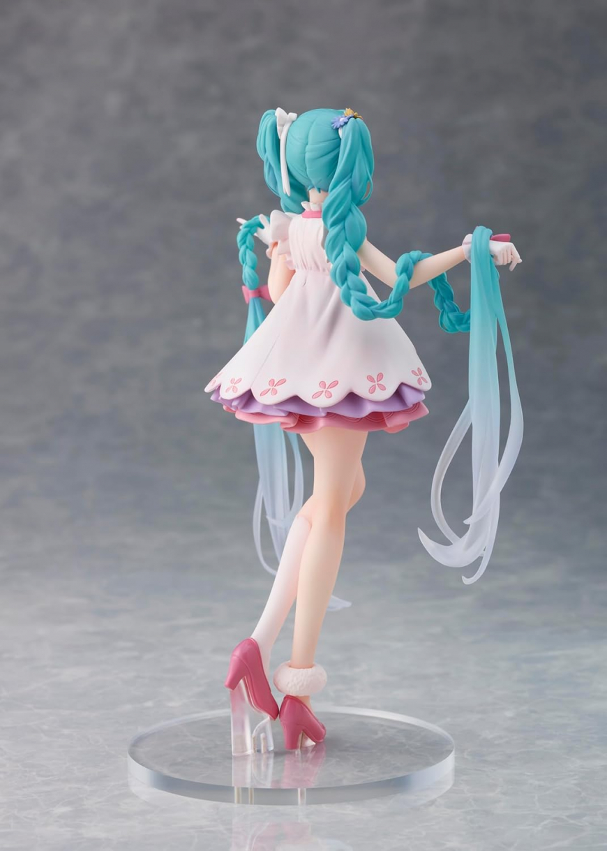 Taito Hatsune Miku Wonderland Figure Rapunzel