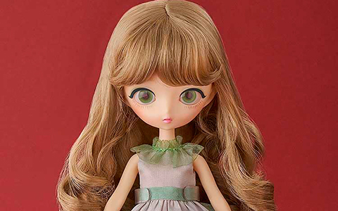 Near Harmonia Poppy doll