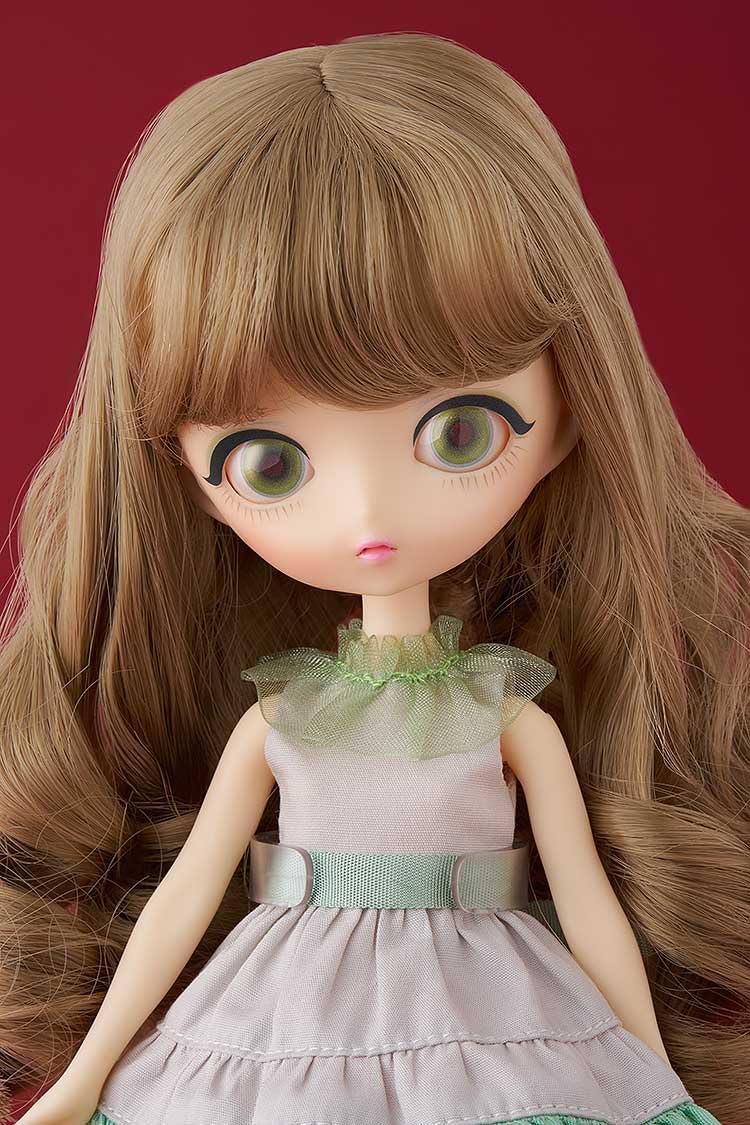 Near Harmonia Poppy doll