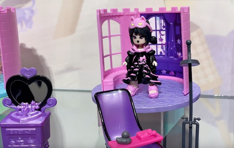 Royale High Dorm Room Dark Fairy Playset